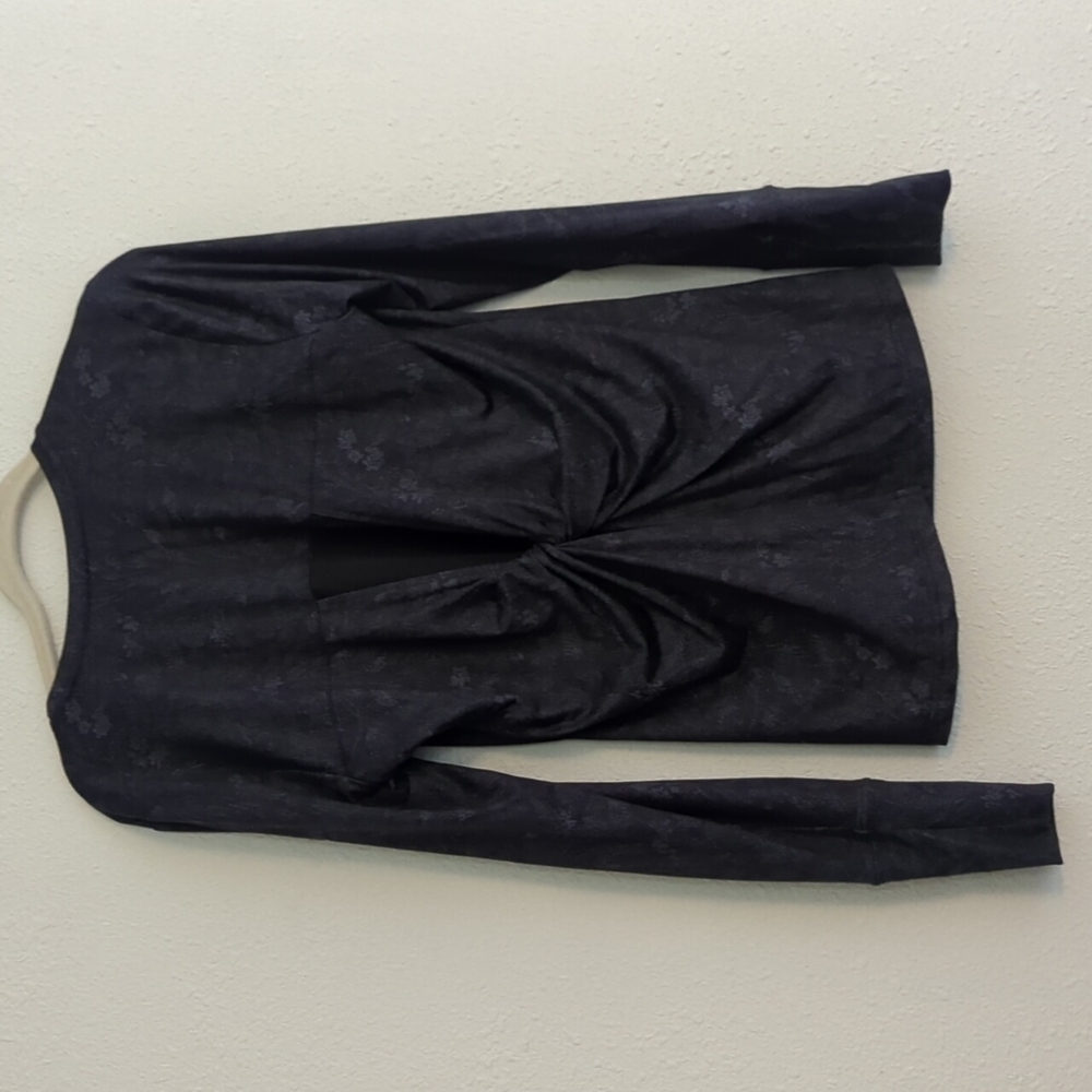 Columbia Long Sleeve Omni Wick Top Back Twist Detail Size Large - Picture 6 of 11